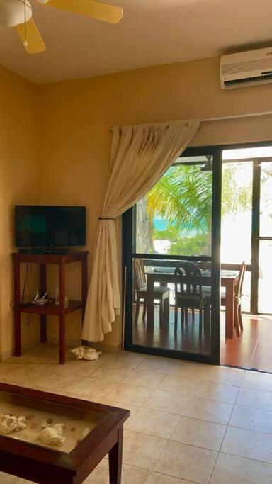 Beachfront Apartment With Swimming Pool. One Bedroom 塞莱斯通 外观 照片
